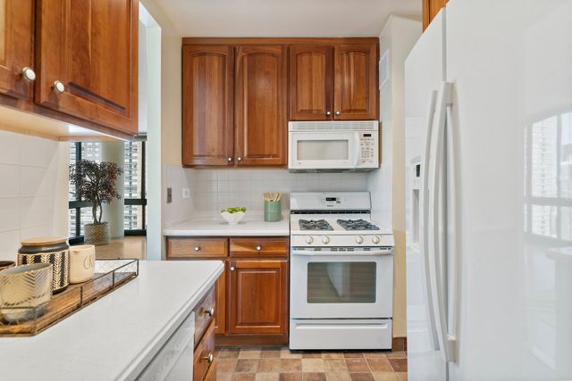 245 E 93rd St Apt 22G, New York City, NY 10128