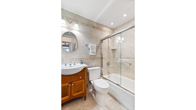 245 E 93rd St Apt 22G, New York City, NY 10128