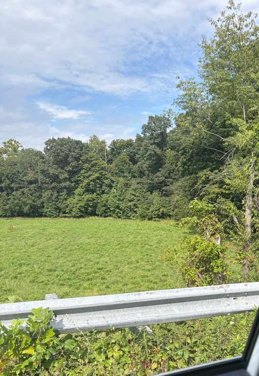 Image 15 of property listing at 000 N Tolle Lane, Mt Vernon, IL 62864