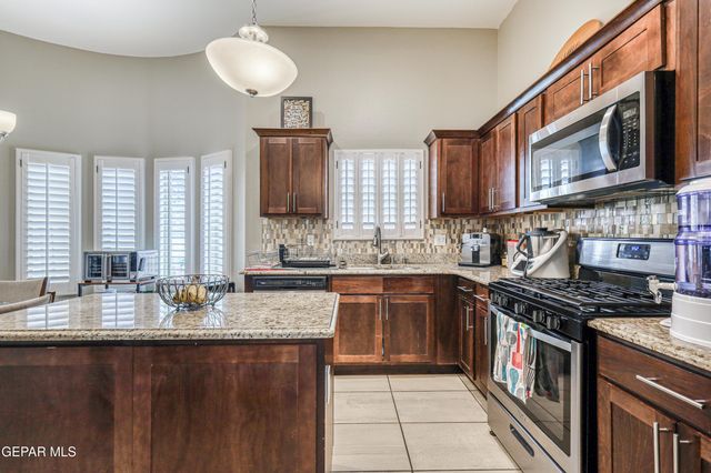 6068 RIVET Place, El Paso, TX 79932