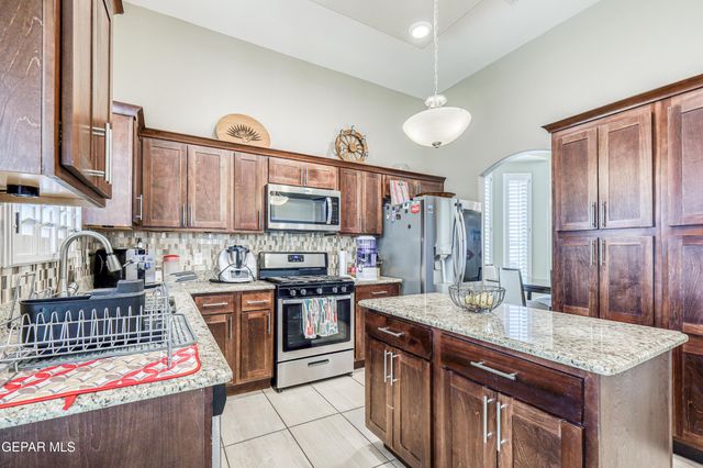 6068 RIVET Place, El Paso, TX 79932