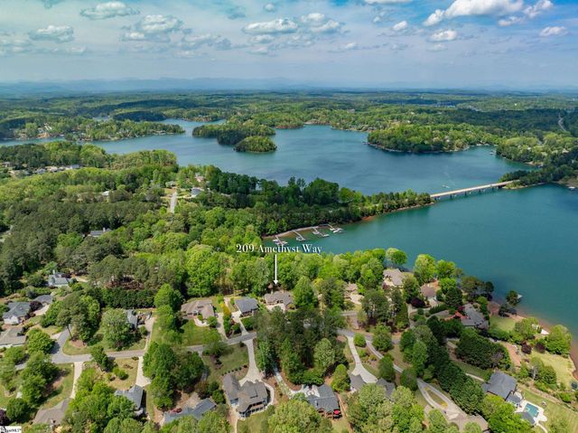209 Amethyst Way, Seneca, SC 29672