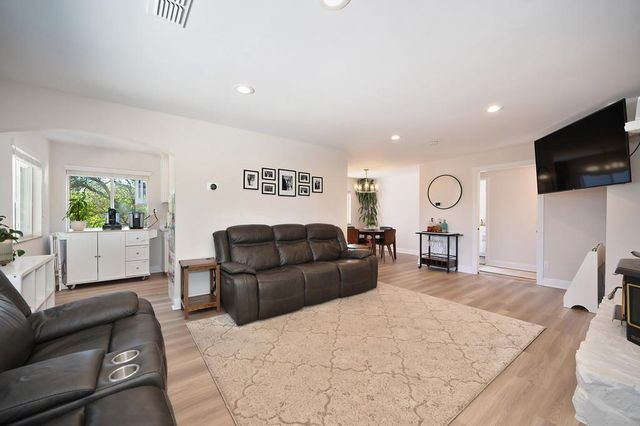 737 Cresta Ct, El Dorado Hills, CA 95762