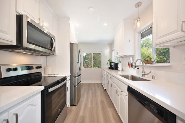 737 Cresta Ct, El Dorado Hills, CA 95762