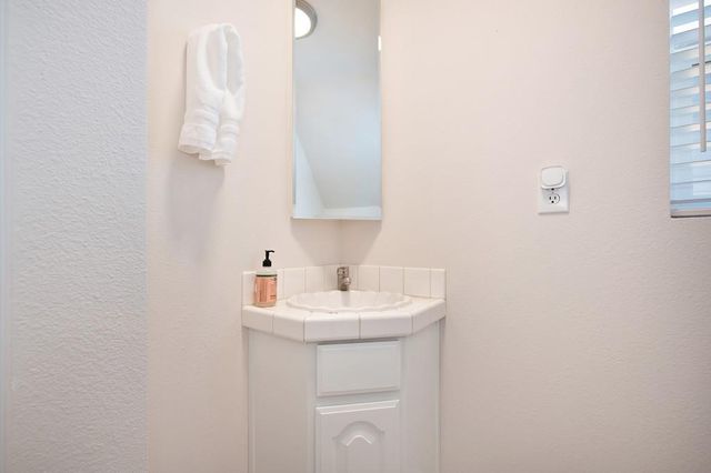 737 Cresta Ct, El Dorado Hills, CA 95762