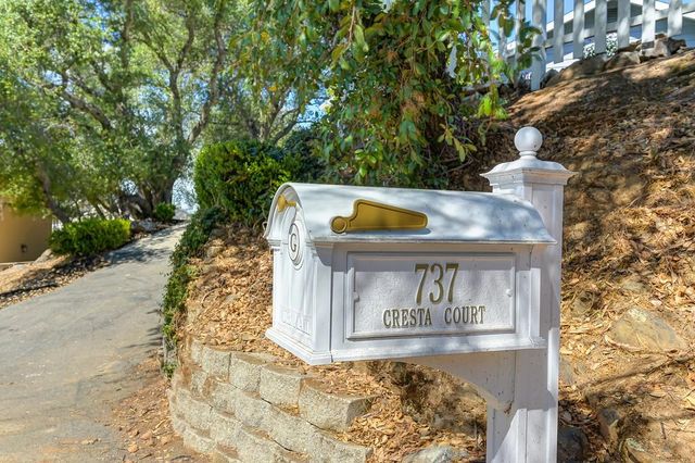 737 Cresta Ct, El Dorado Hills, CA 95762