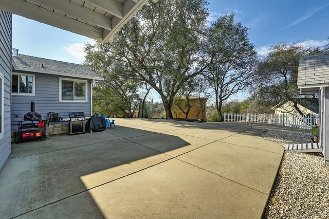 737 Cresta Ct, El Dorado Hills, CA 95762