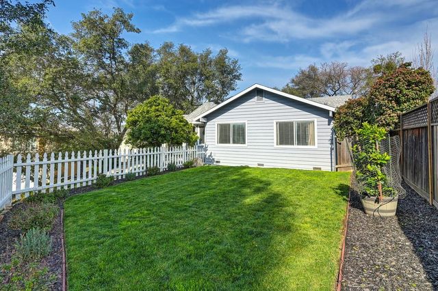 737 Cresta Ct, El Dorado Hills, CA 95762