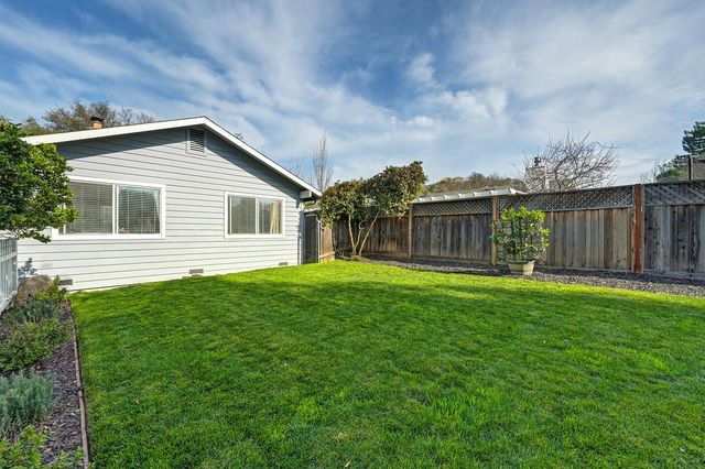 737 Cresta Ct, El Dorado Hills, CA 95762