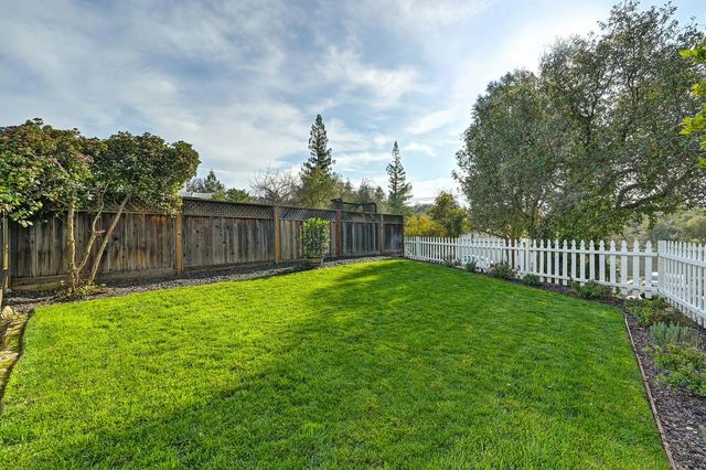 737 Cresta Ct, El Dorado Hills, CA 95762