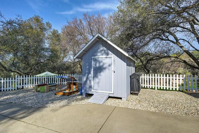 737 Cresta Ct, El Dorado Hills, CA 95762