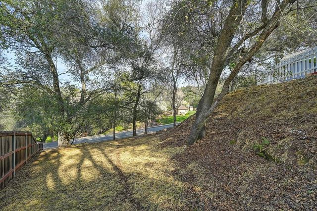 737 Cresta Ct, El Dorado Hills, CA 95762