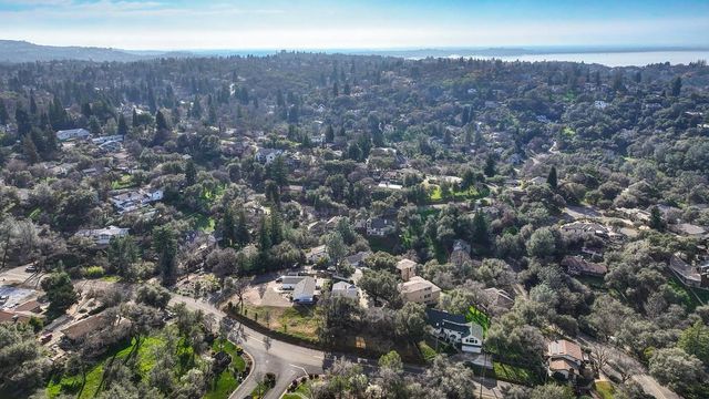 737 Cresta Ct, El Dorado Hills, CA 95762