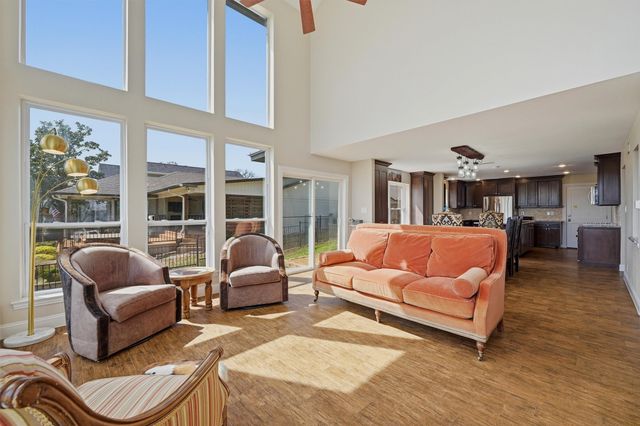 519 Kiowa Drive W, Lake Kiowa, TX 76240