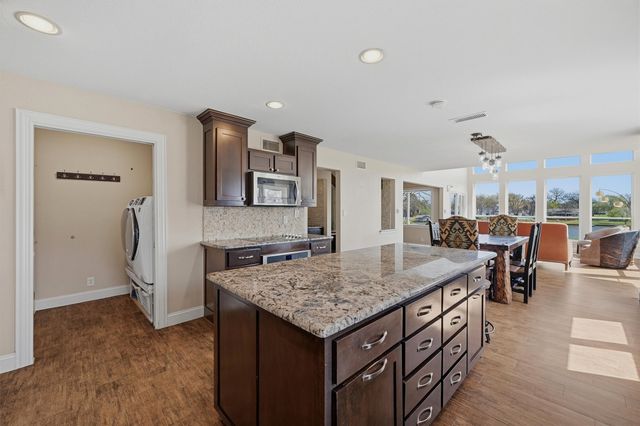 519 Kiowa Drive W, Lake Kiowa, TX 76240