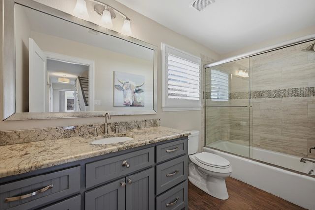 519 Kiowa Drive W, Lake Kiowa, TX 76240