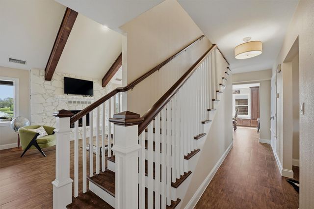 519 Kiowa Drive W, Lake Kiowa, TX 76240