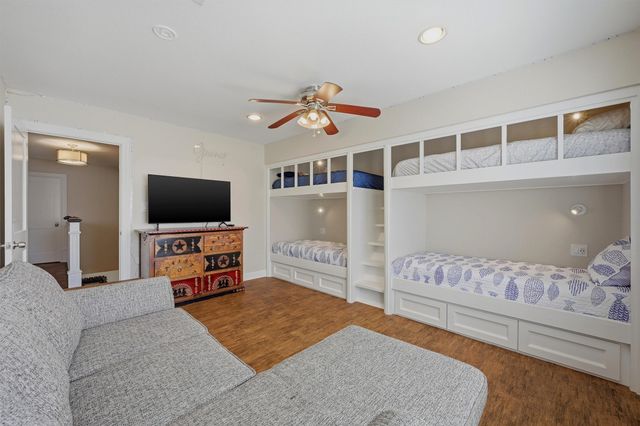 519 Kiowa Drive W, Lake Kiowa, TX 76240