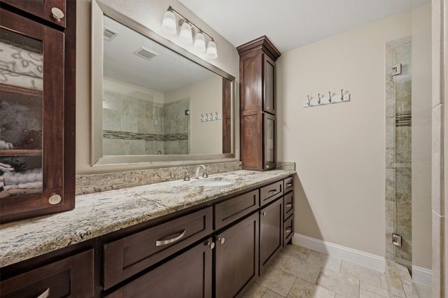 519 Kiowa Drive W, Lake Kiowa, TX 76240