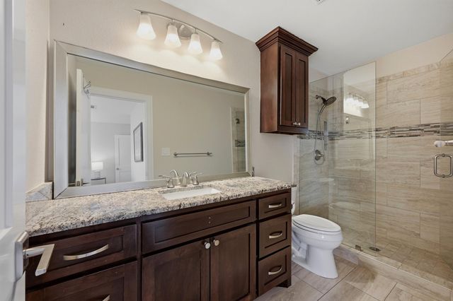 519 Kiowa Drive W, Lake Kiowa, TX 76240