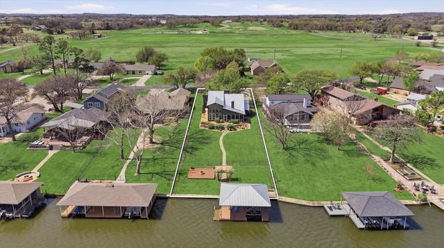 519 Kiowa Drive W, Lake Kiowa, TX 76240
