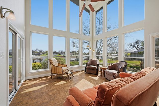 519 Kiowa Drive W, Lake Kiowa, TX 76240