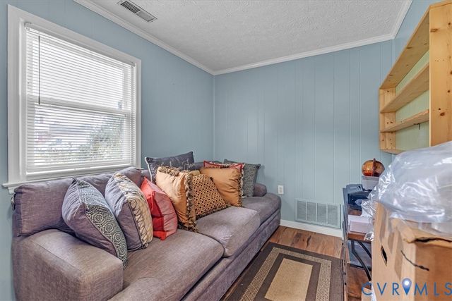 406 Windmere Dr, Colonial Heights, VA 23834