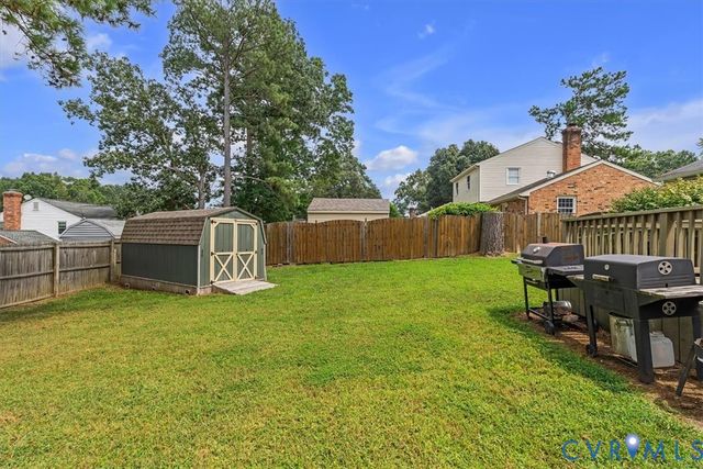 406 Windmere Dr, Colonial Heights, VA 23834