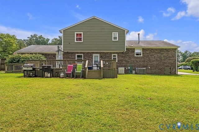 406 Windmere Dr, Colonial Heights, VA 23834