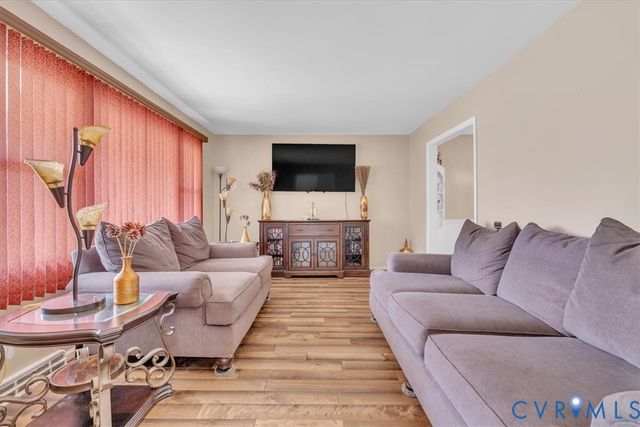 406 Windmere Dr, Colonial Heights, VA 23834