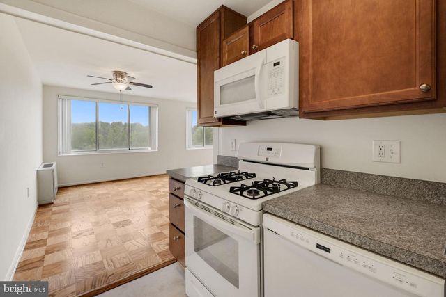 10201 GROSVENOR PL #1423, Rockville, MD 20852