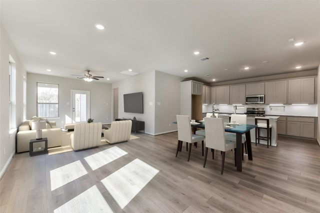 3011 Wicker Lane, Pinehurst, TX 77362