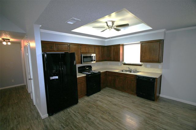 10712 Sunny LN, Jonestown, TX 78645