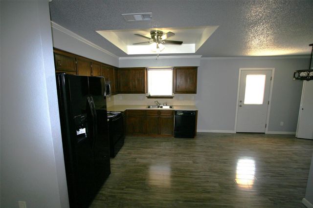10712 Sunny LN, Jonestown, TX 78645