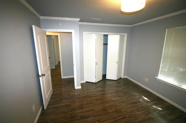 10712 Sunny LN, Jonestown, TX 78645