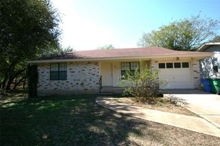 10712 Sunny LN, Jonestown, TX 78645