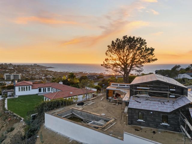 8115 Prestwick, La Jolla, CA 92037
