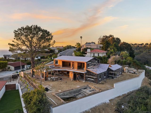 8115 Prestwick, La Jolla, CA 92037