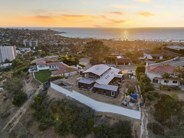 8115 Prestwick, La Jolla, CA 92037