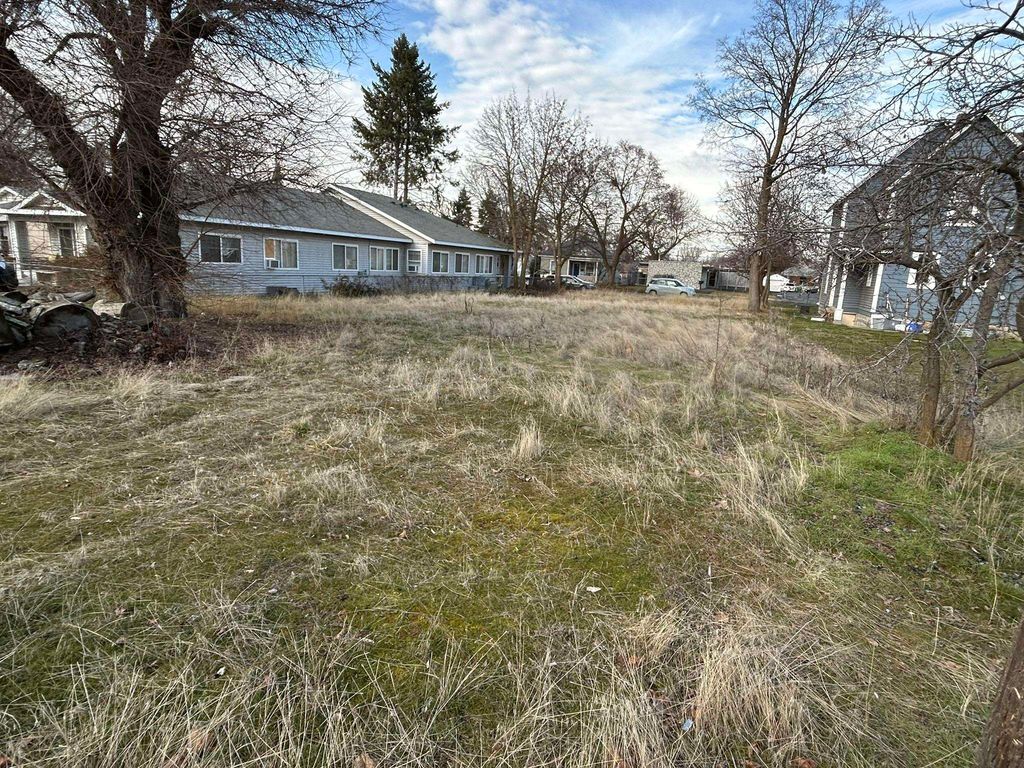 1924 E Sharp Ave, Spokane, WA 99202 photo 11
