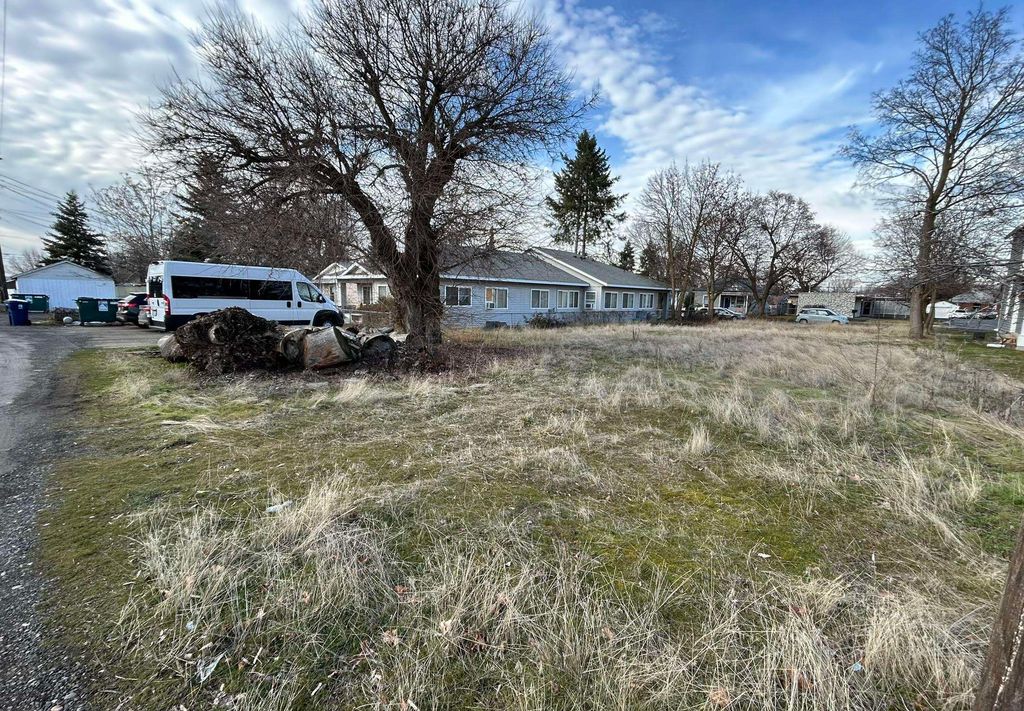 1924 E Sharp Ave, Spokane, WA 99202 photo 12