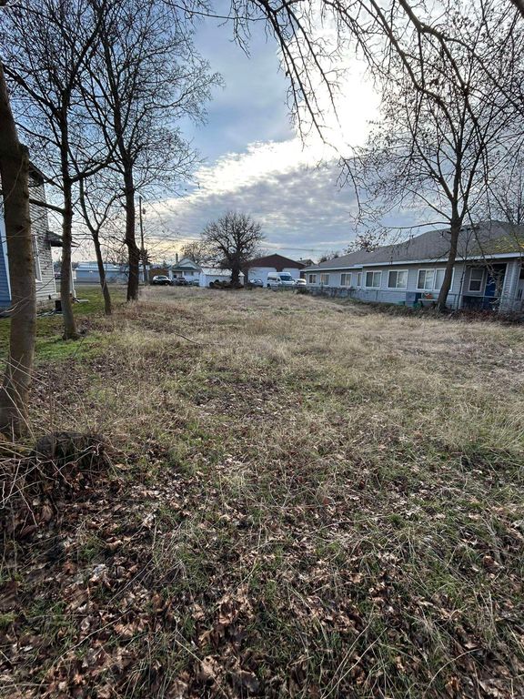 1924 E Sharp Ave, Spokane, WA 99202 photo 3
