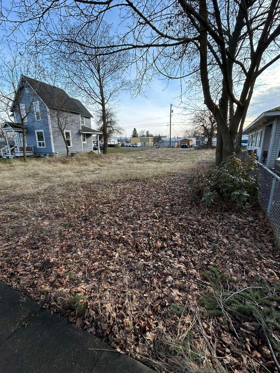 1924 E Sharp Ave, Spokane, WA 99202 photo 4