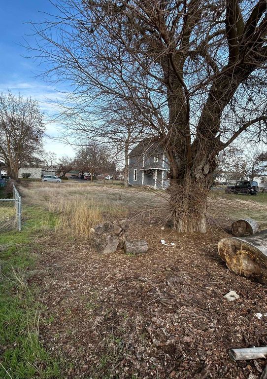 1924 E Sharp Ave, Spokane, WA 99202 photo 9