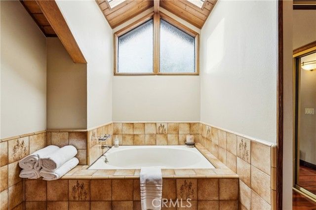 892 Nadelhorn Drive, Lake Arrowhead, CA 92352