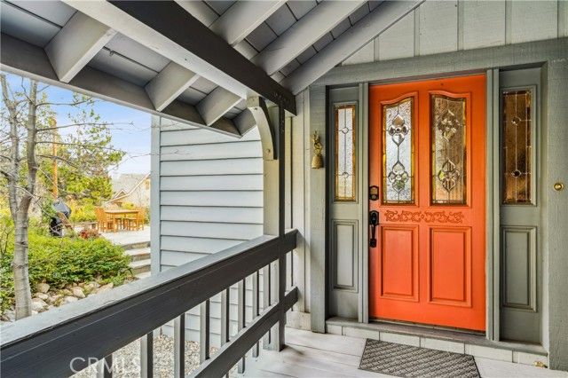 892 Nadelhorn Drive, Lake Arrowhead, CA 92352