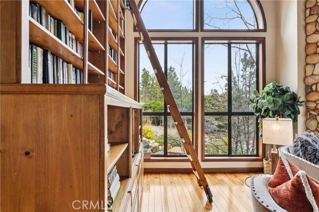 892 Nadelhorn Drive, Lake Arrowhead, CA 92352