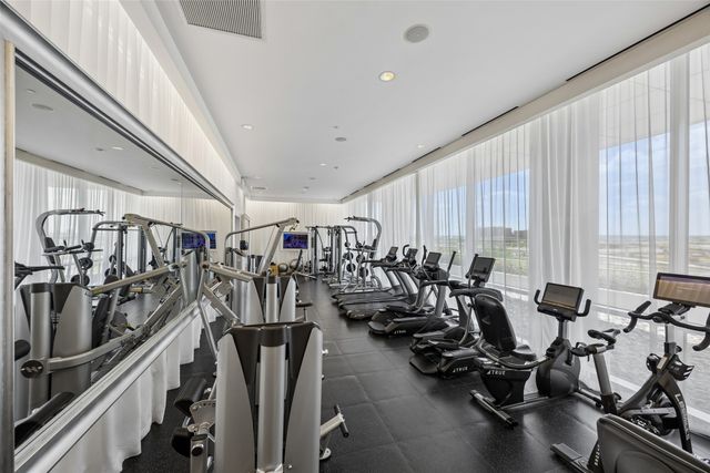 2200 Victory Avenue 502, Dallas, TX 75219