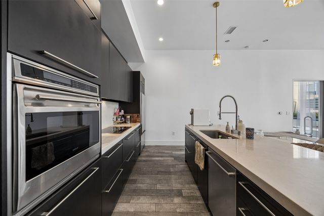 2200 Victory Avenue 502, Dallas, TX 75219