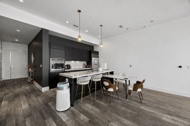 2200 Victory Avenue 502, Dallas, TX 75219